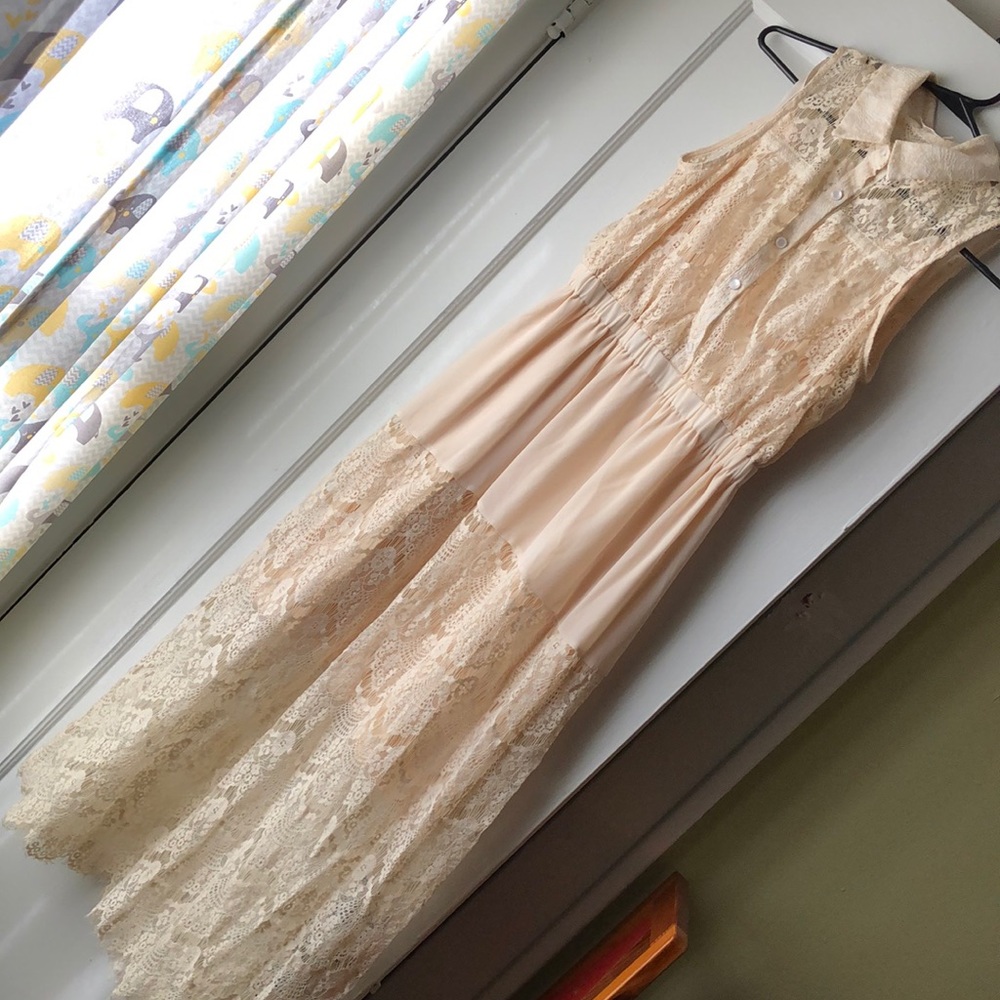 ModCloth Cream Lace Vintage Style midi/maxi Dress✨